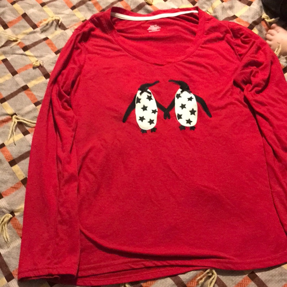 Woman’s Red Medium shirt
